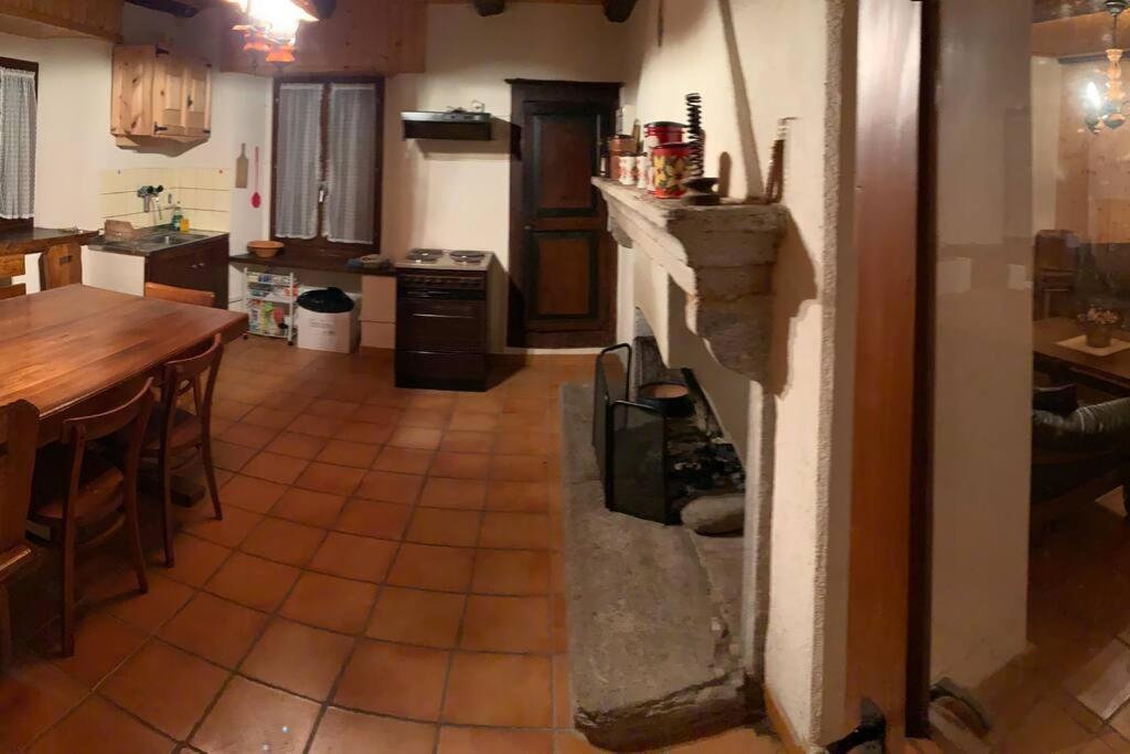 Villa Rustico Ca Laura à Brione  Extérieur photo
